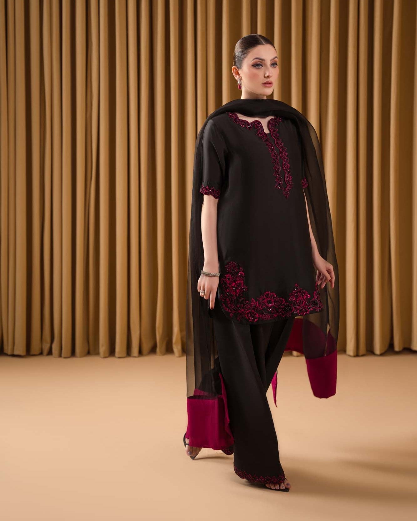 lookbook image shop_this_look_EcLGgQ